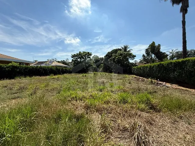 Terreno com 1300m², à venda, no bairro Village Bandeirantes em Jardinópolis