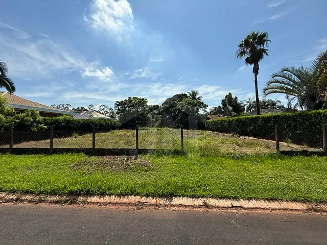 Terreno com 1300m², à venda, no bairro Village Bandeirantes em Jardinópolis