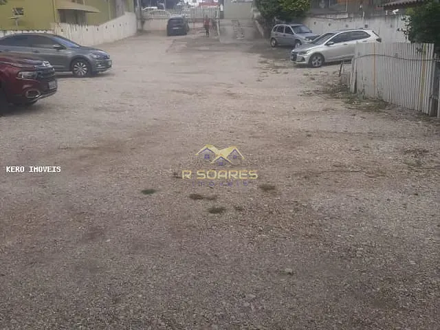 Terreno com 829m², à venda, no bairro Centro em Araucária