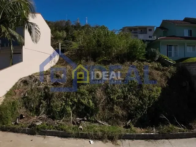 Terreno com 450m², à venda, no bairro Parque de Exposições em Concórdia