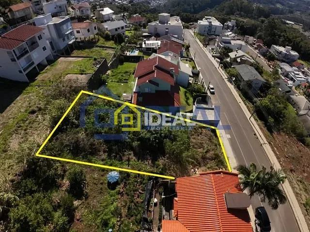 Terreno com 450m², à venda, no bairro Parque de Exposições em Concórdia