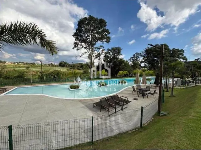Terreno com 215m², à venda, no bairro Jardins Versalhes em Aparecida de Goiânia