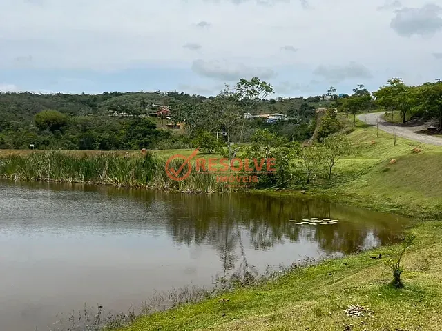 Terreno com 2700m², à venda, no bairro CAPOEIRINHA em Guararema