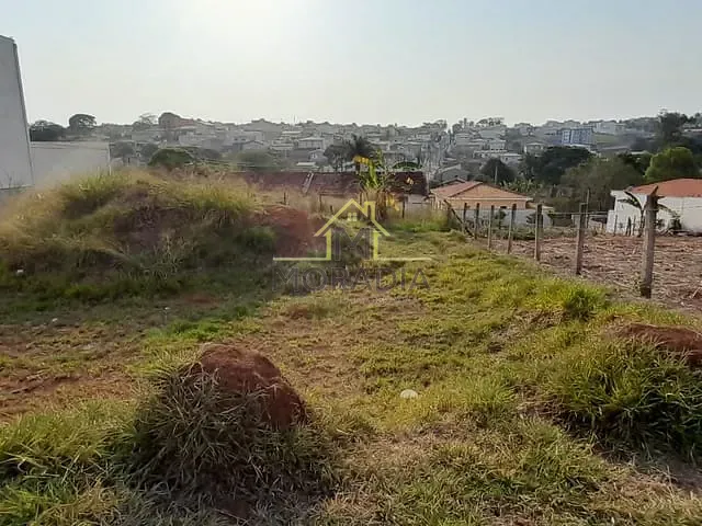 Terreno com 644m², à venda, no bairro Japy em Guaxupé