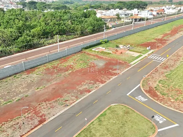 Terreno com 302m², à venda, no bairro Betel em Paulínia