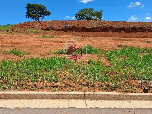 Terreno com 370m², à venda, no bairro Jardim das Aroeiras em Lagoa Santa