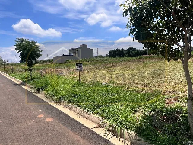 Terreno com 256m², à venda, no bairro Residencial Europa em Holambra