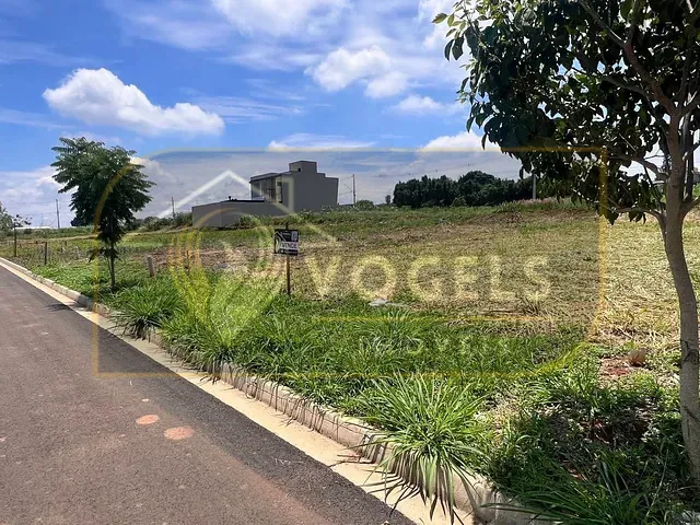 Terreno com 256m², à venda, no bairro Residencial Europa em Holambra