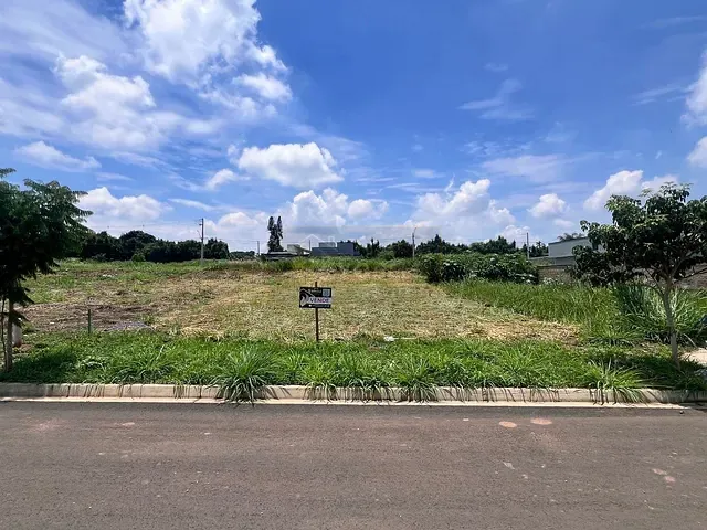 Terreno com 256m², à venda, no bairro Residencial Europa em Holambra