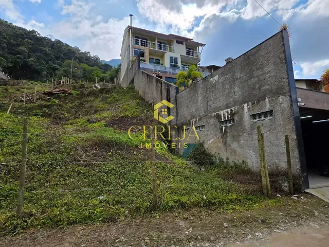 Terreno com 420m², à venda, no bairro Cônego em Nova Friburgo