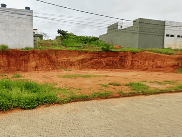 Terreno com 240m², à venda, no bairro vale do sol 2 em Governador Valadares