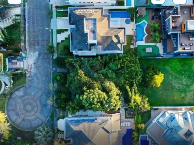 Terreno com 600m², à venda, no bairro Jurerê Internacional em Florianópolis