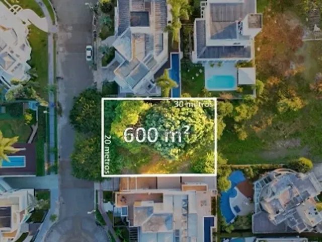 Terreno com 600m², à venda, no bairro Jurerê Internacional em Florianópolis