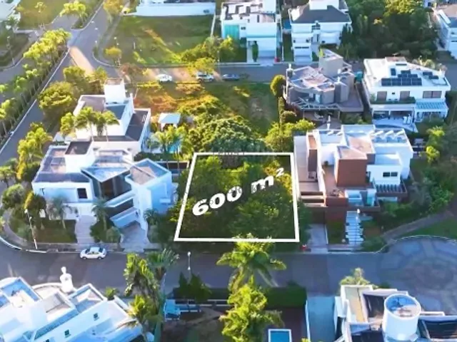 Terreno com 600m², à venda, no bairro Jurerê Internacional em Florianópolis