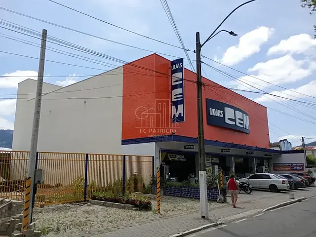 Terreno com 396m², à venda, no bairro Centro em Guapimirim