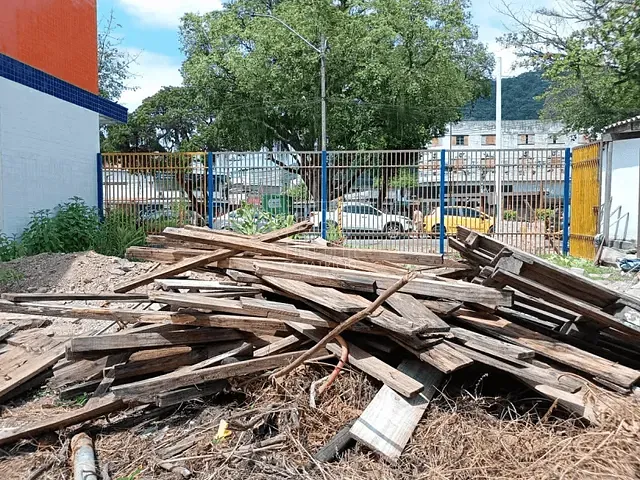 Terreno com 396m², à venda, no bairro Centro em Guapimirim