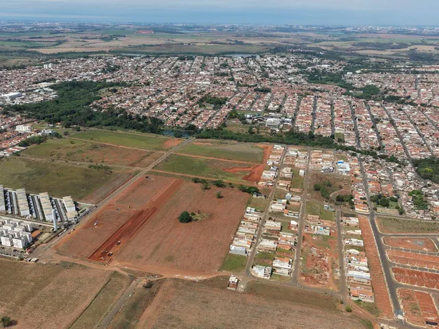 Terreno com 200m², à venda, no bairro Conjunto Habitacional Vila Cosmos em Cosmópolis