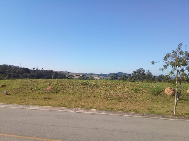 Terreno à venda, no bairro Monte Alegre em Vinhedo