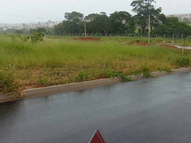 Terreno com 200m², à venda, no bairro Prolongamento Parque das Esmeraldas em Franca