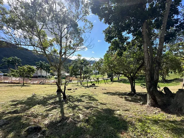 Terreno à venda, no bairro Ilhota em Itapema