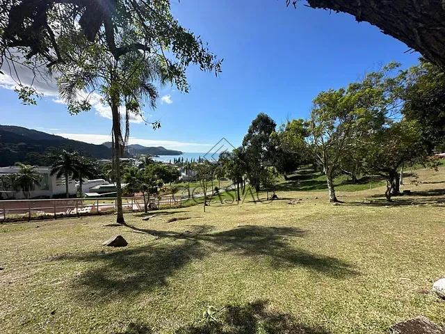 Terreno à venda, no bairro Ilhota em Itapema