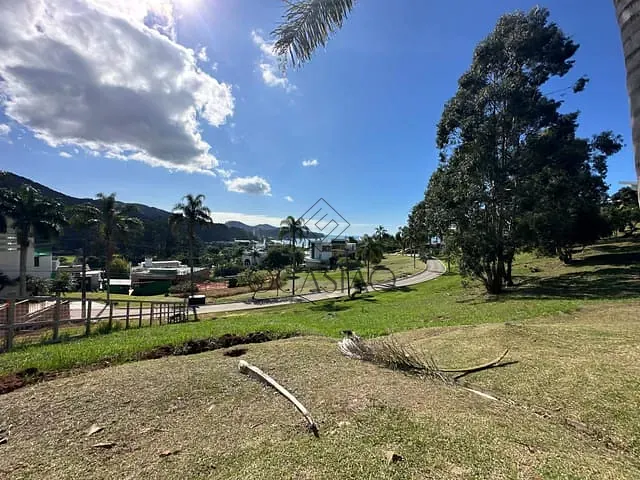 Terreno à venda, no bairro Ilhota em Itapema