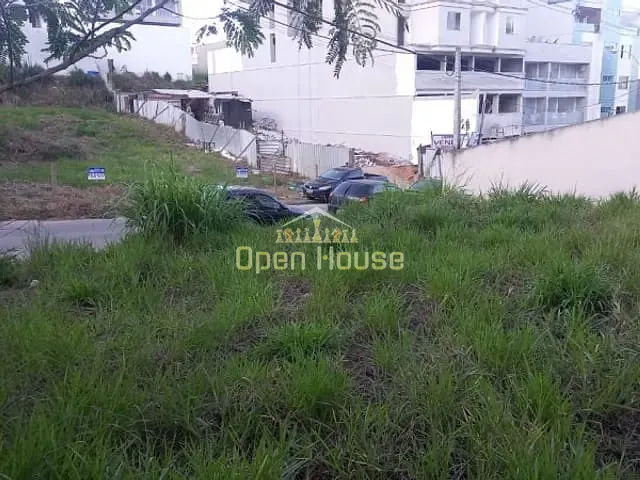 Terreno com 477m², à venda, no bairro Jardim Belvedere em Volta Redonda