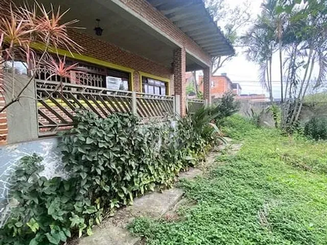 Terreno com 852m², à venda, no bairro Jardim Quarto Centenário em Mauá
