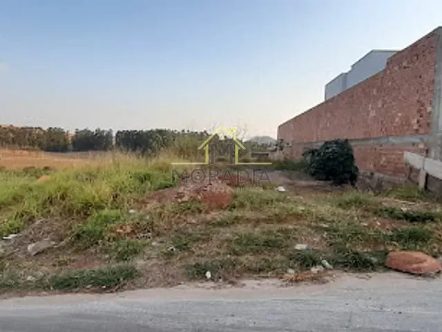 Terreno com 250m², à venda, no bairro Residencial Fazenda Planalto em Guaxupé