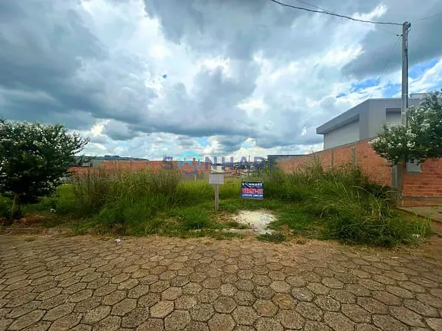 Terreno com 357m², à venda, no bairro Barbosa em Siqueira Campos