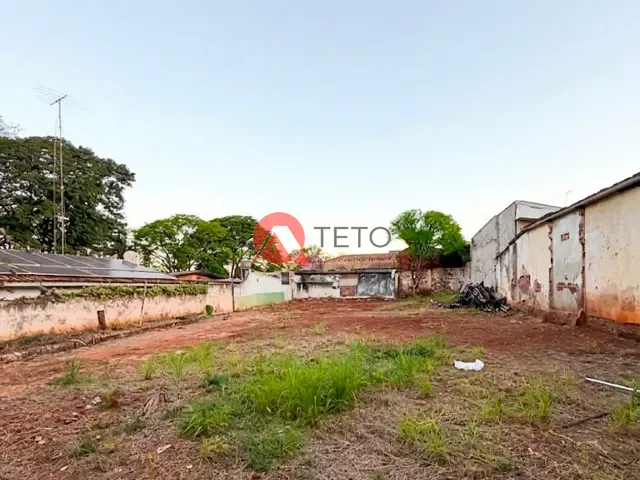 Terreno com 404m², à venda, no bairro Jardim Alvorada em Maringá