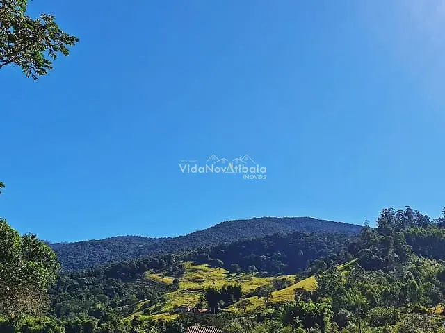 Terreno com 300m², à venda, no bairro Centro em Bom Jesus Dos Perdões
