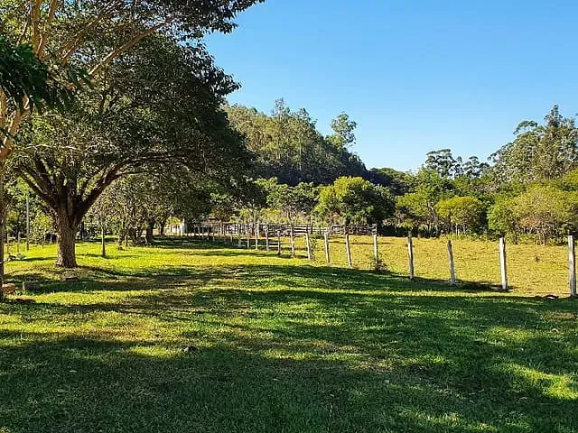 Terreno com 300m², à venda, no bairro Centro em Bom Jesus Dos Perdões