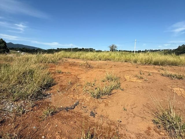 Terreno com 300m², à venda, no bairro Matão em Extrema