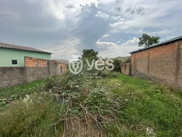 Terreno com 200m², à venda, no bairro Conjunto Habitacional Pão de Açúcar em Araxá