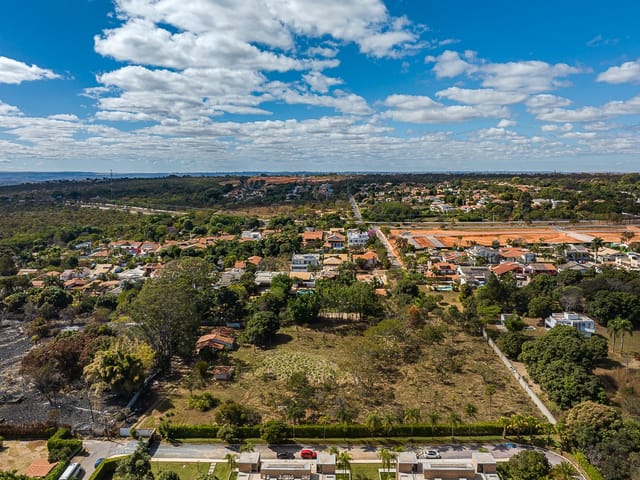 Terreno com 11250m², à venda, no bairro Setor de Habitações Individuais Sul em Brasília