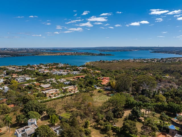 Terreno com 11250m², à venda, no bairro Setor de Habitações Individuais Sul em Brasília