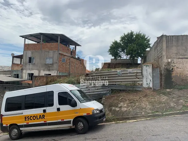Terreno com 360m², à venda, no bairro Novo Horizonte em Ibirité