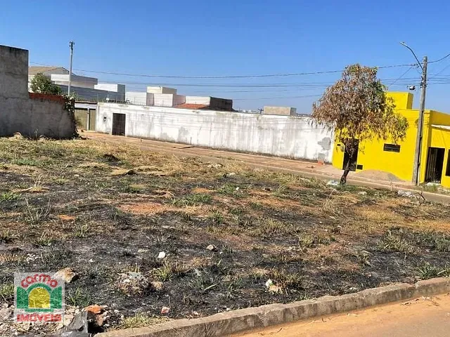 Terreno com 408m², à venda, no bairro Residencial Flor do Cerrado em Anápolis