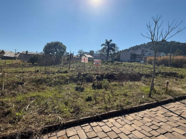 Terreno com 400m², à venda, no bairro Clivati em Nova Prata
