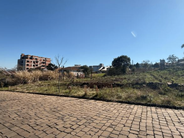 Terreno com 400m², à venda, no bairro Clivati em Nova Prata