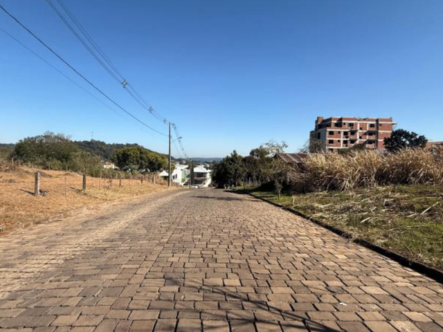 Terreno com 400m², à venda, no bairro Clivati em Nova Prata