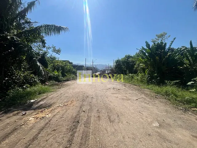 Terreno com 175m², à venda, no bairro Jardim das Gaivotas em Caraguatatuba