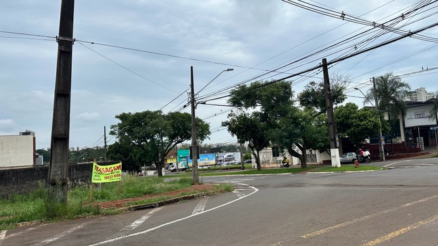 Terreno com 541m², à venda, no bairro Parque Residencial Alcântara em Londrina