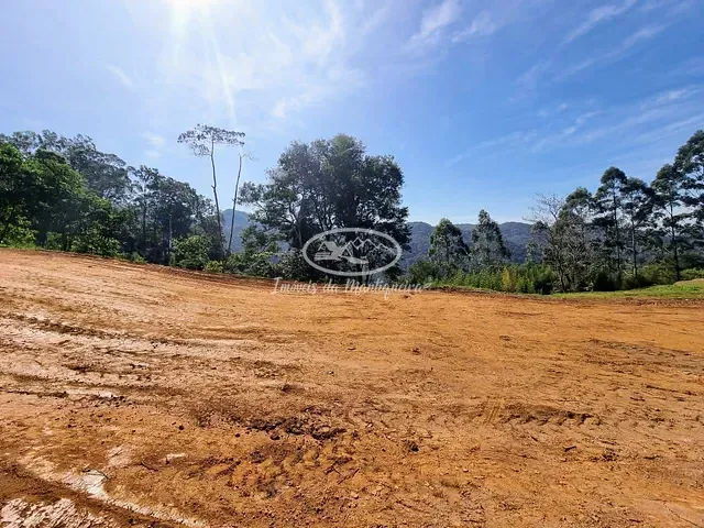 Terreno com 1110m², à venda, no bairro Fazendinha (Penedo) em Itatiaia