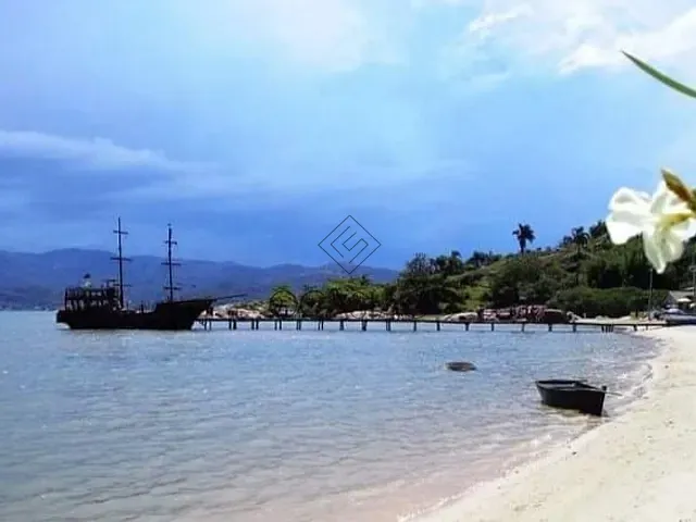 Terreno à venda, no bairro Caieira do Norte em Governador Celso Ramos
