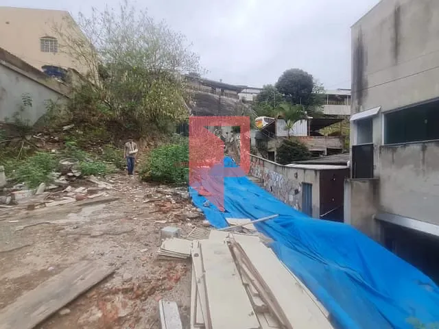 Terreno à venda, no bairro Caiçaras em Belo Horizonte