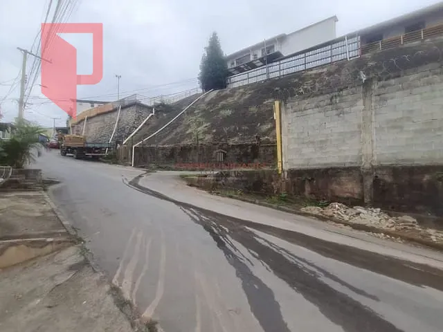 Terreno à venda, no bairro Caiçaras em Belo Horizonte