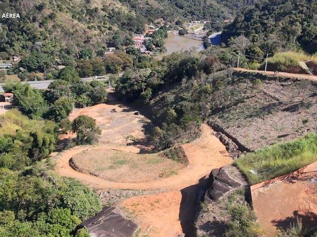 Terreno à venda, no bairro Areal em Petrópolis