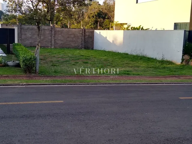Terreno com 373m², à venda, no bairro Vivendas do Arvoredo em Londrina